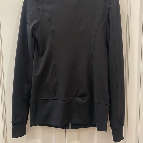 Lululemon Black Full Zip Jacket—Beautiful Fabric—Pockets—Like New Condition! - Picture 7 of 7